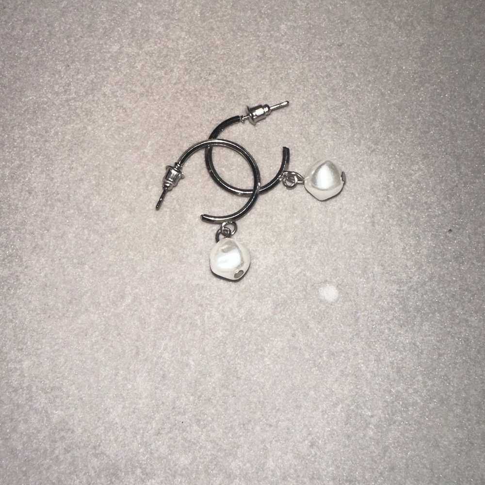 silver hoops w bead